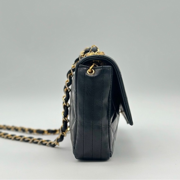 CHANEL VINTAGE CRYSTAL FLAP BAG SMALL - Picture 3 of 16